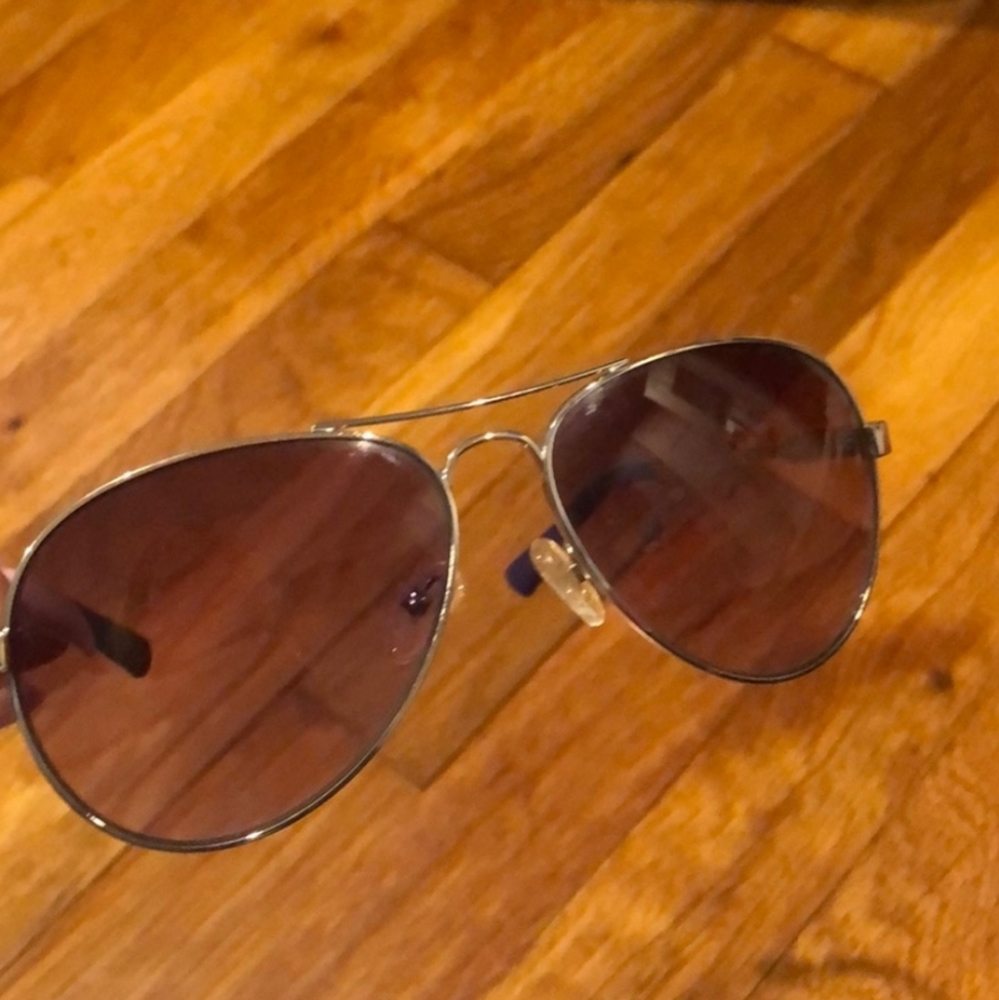 Guess sunglasses in excellent condition